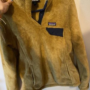 Patagonia fuzzy pullover size medium